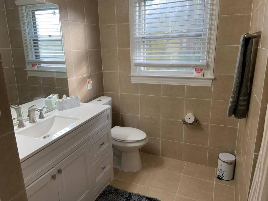 Renovated 3Bedroom 2.5Bath 2 Story House W/ Garage ローレンスビル エクステリア 写真
