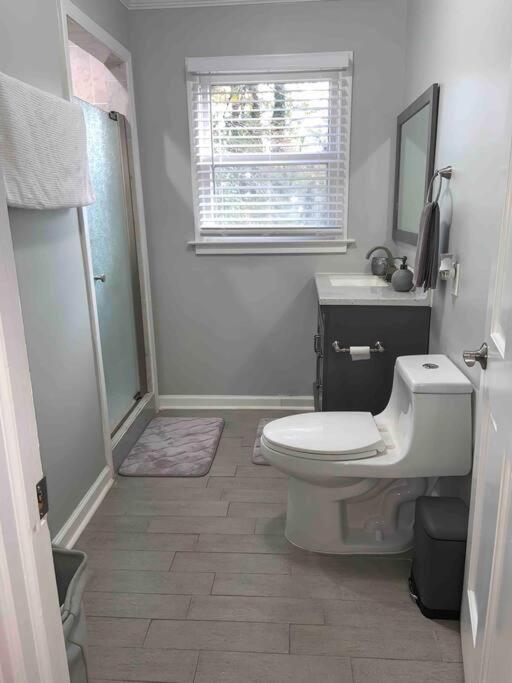Renovated 3Bedroom 2.5Bath 2 Story House W/ Garage ローレンスビル エクステリア 写真