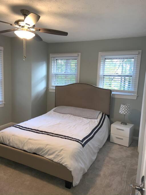 Renovated 3Bedroom 2.5Bath 2 Story House W/ Garage ローレンスビル エクステリア 写真